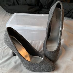 Charcoal grey wool pumps